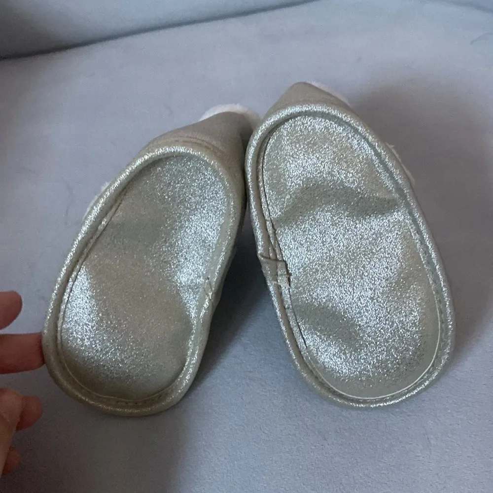 NWOT carters sparkly booties 3-6M
